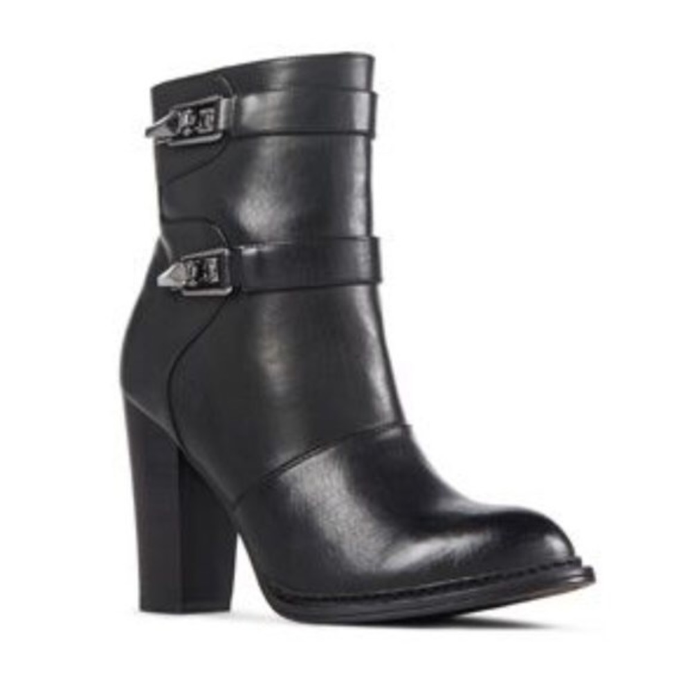 Black heeled booties!